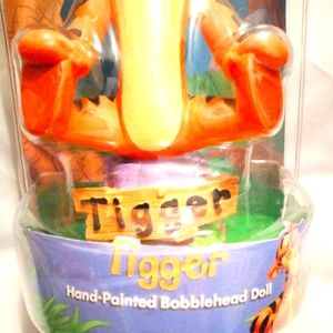 🎄Disney's Winnie the Pooh and Tigger Hand Painted Bobbleheads